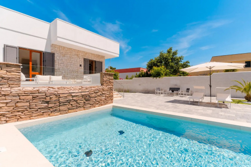 Anteprima Jox House 105