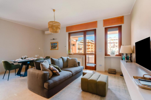 Anteprima Omar House